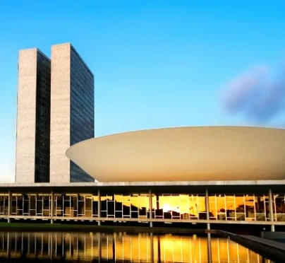 Reforma tributária é promulgada em plenário lotado do Congresso Nacional